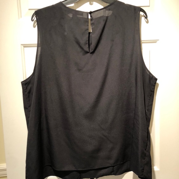 ✨🎀Black Pleat Front Michael Kors Blouse🎀✨ - Picture 3 of 7